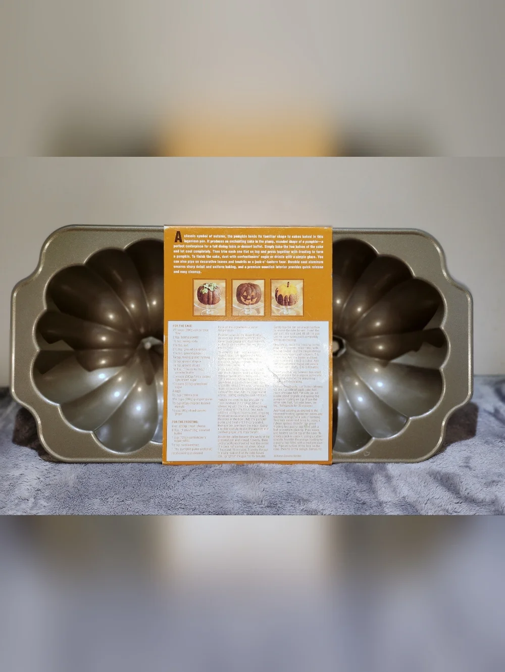 Williams-Sonoma Nordic Ware The Great Pumpkin Pan